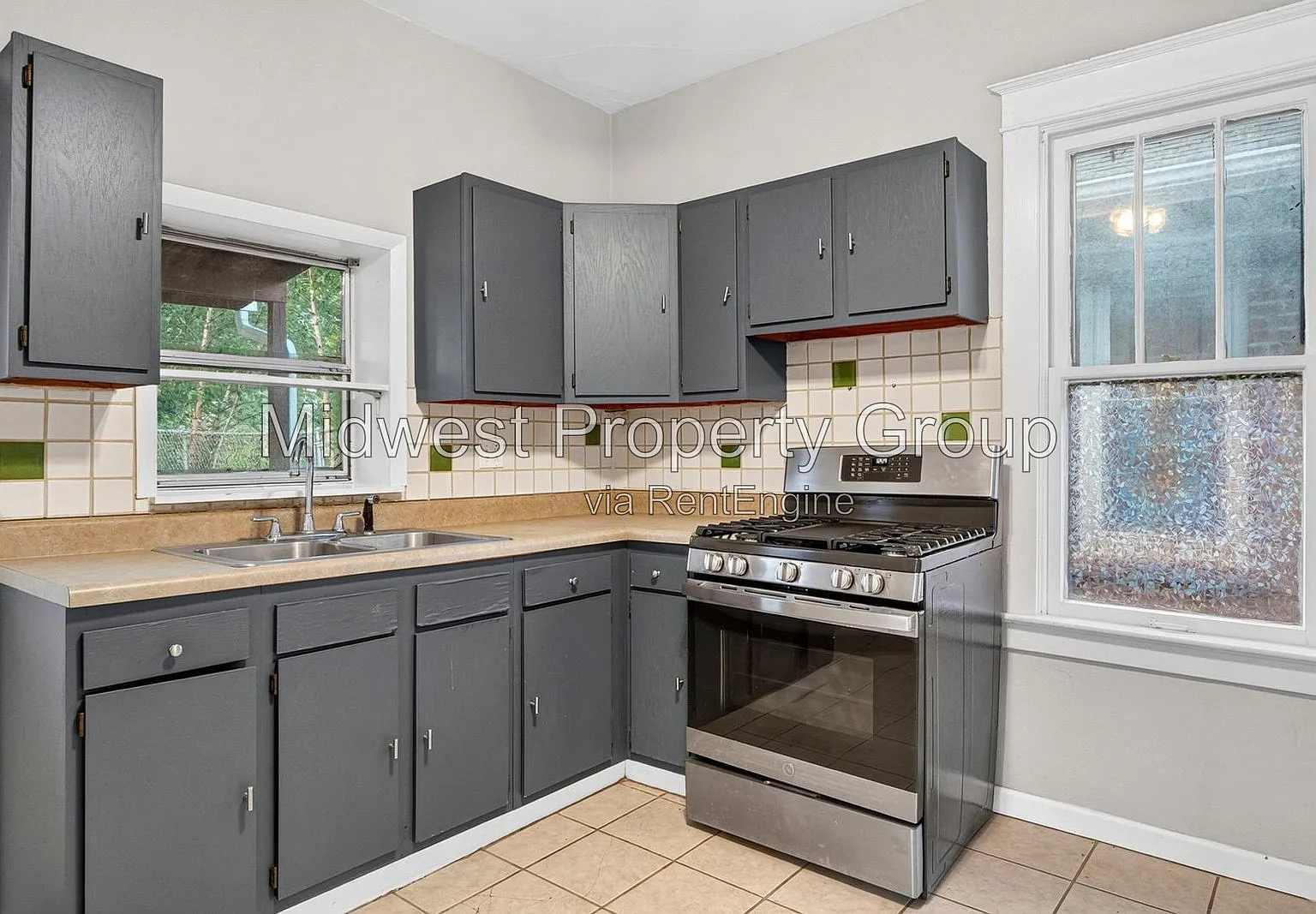 2 bed, 1.0 bath, 756 sqft, $1,400 — Photo 1
