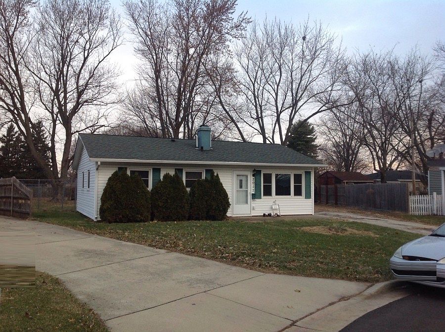 2nd image of 2011 Center Cir