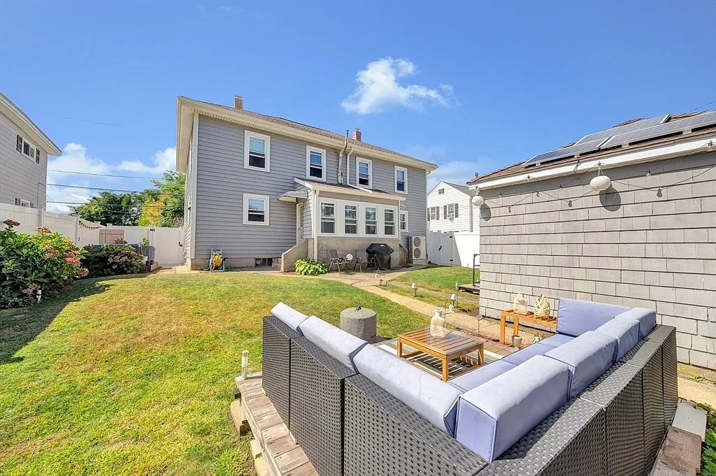 3 bed, 1200 sqft, $3,100 — Photo 4