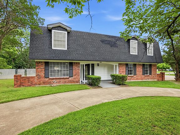 4th image of 300 Leighton Dr