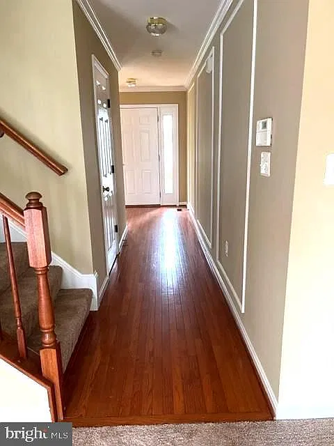 4 bed, 3.5 bath, 3776 sqft, $3,000 — Photo 2