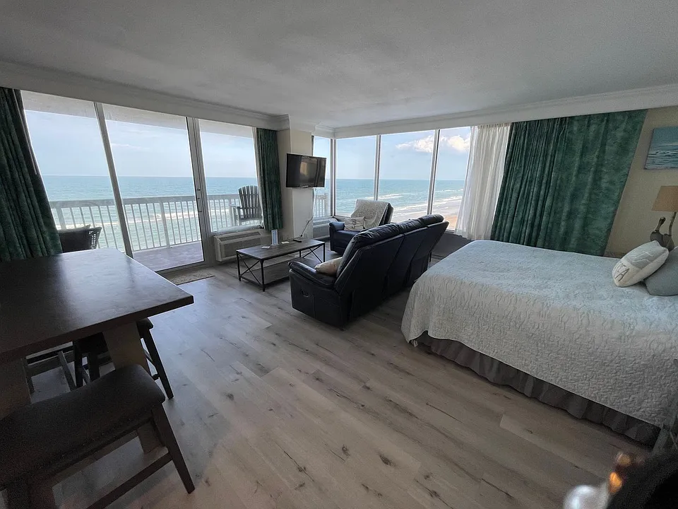 2700 N Atlantic Ave #910