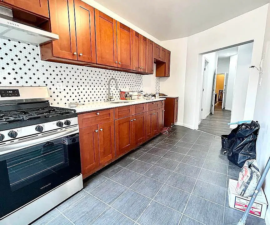 113-17 Jamaica Ave #3