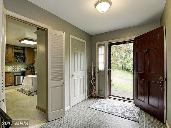 2nd image of 6818 Stoneybrooke Ln
