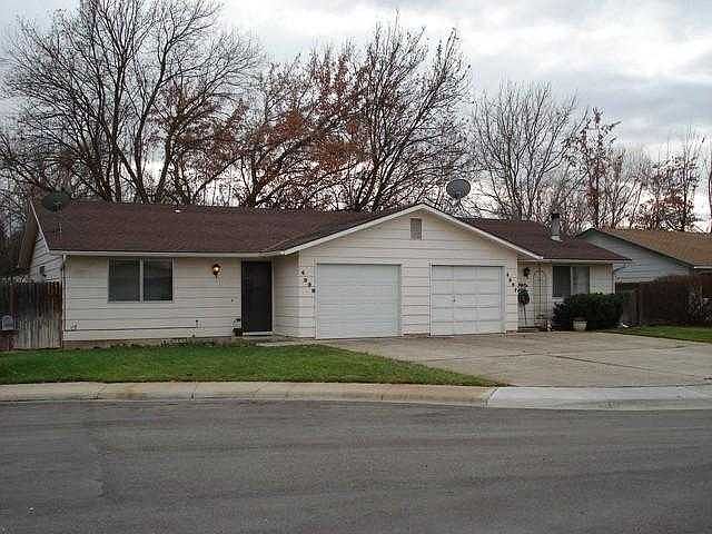 2nd image of 4335/4337 W Rose Hill Ct
