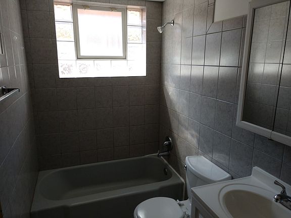 5th image of 2259 119th St APT 2