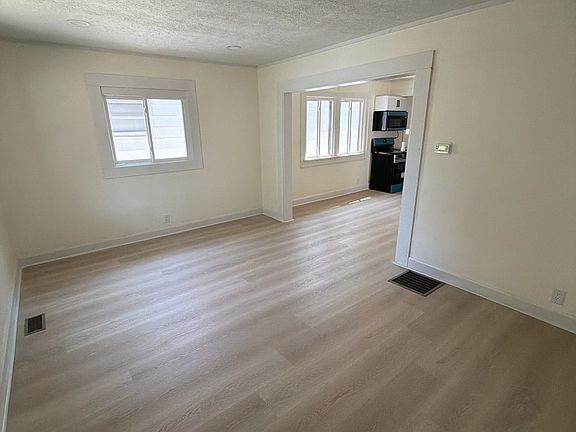 3rd image of 1617 Cottage Ave