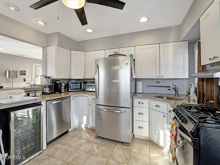 515 Stone Harbor Ave — Photo 8