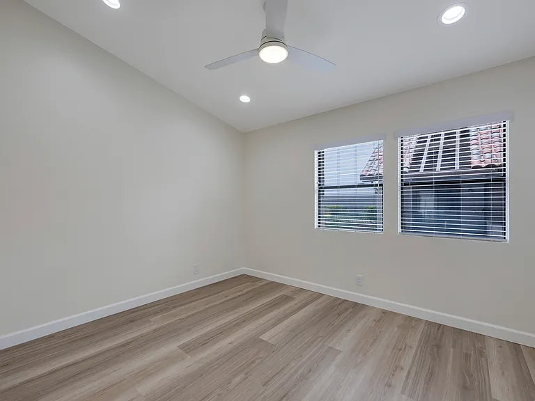 319 Molokai Dr — Photo 21