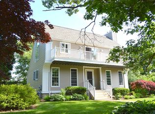 12 Carol Ln, Narragansett, RI 02882