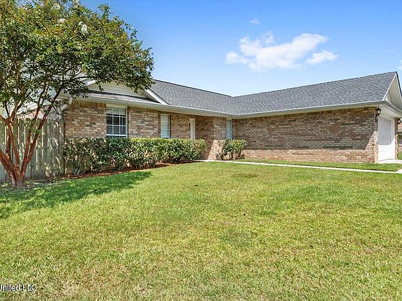 2nd image of 14035 Maddie Cir