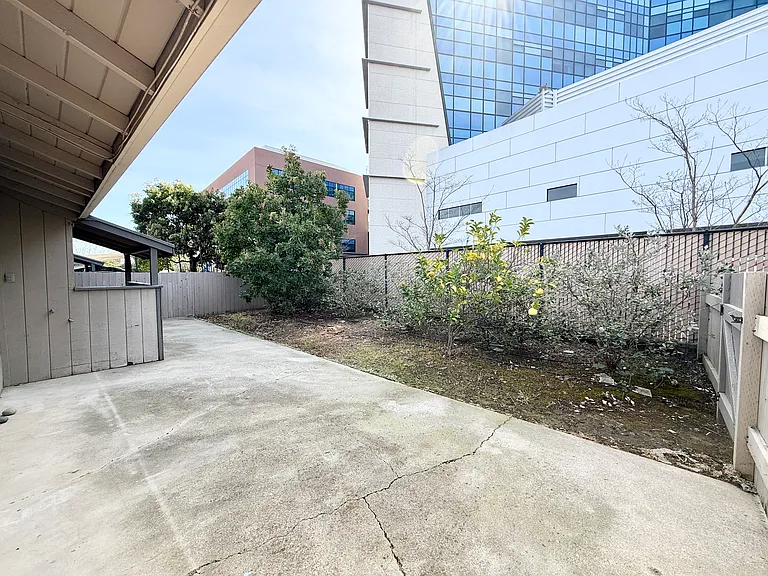 Mosaic Apartments — Photo 6