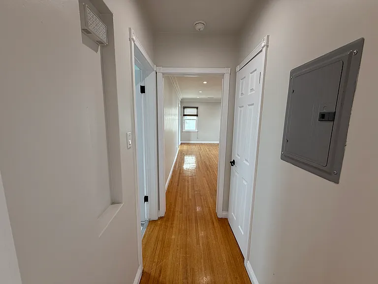 329-331 N Gardner St #3 — Photo 6