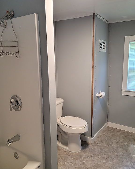 1st image of 627 Daniels St
