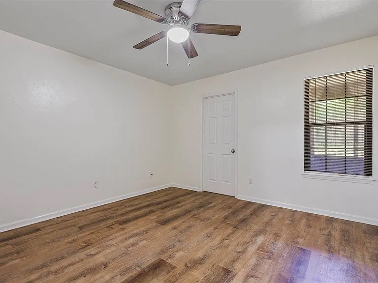 2556 Panther Creek Rd #B — Photo 14