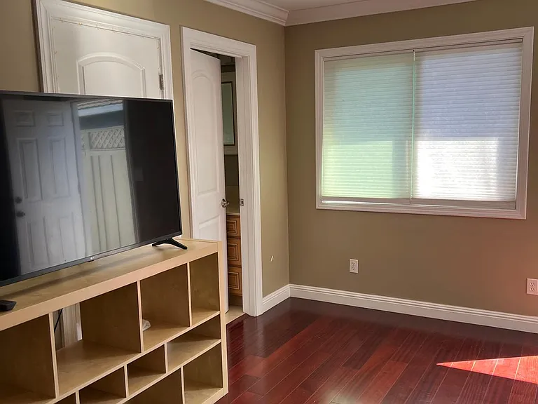 Diericx Dr — Photo 2
