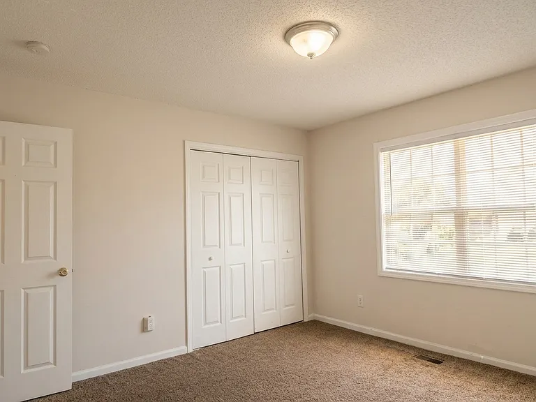 2128 Flagstone Ct #G9 — Photo 3