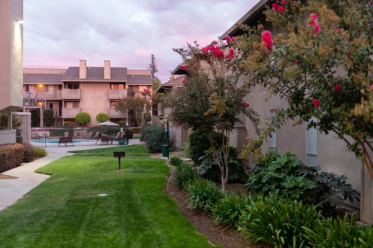 Building Photo - Sierra Regency Apartments