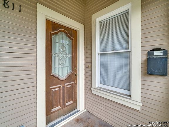 4th image of 811 Gillespie St