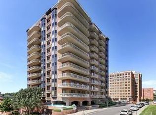 411 W 46th Ter APT 701, Kansas City, MO 64112