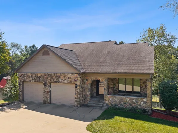 W5746 Lintner Rd, Pardeeville, WI 53954
