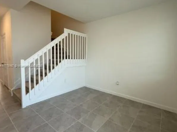 687 SE 14th St, Homestead, FL 33034