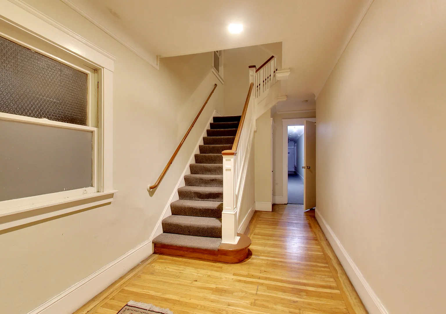 Renovated Top Floor! Dishwasher! Hardwood! Bright! Balcony! — Photo 1