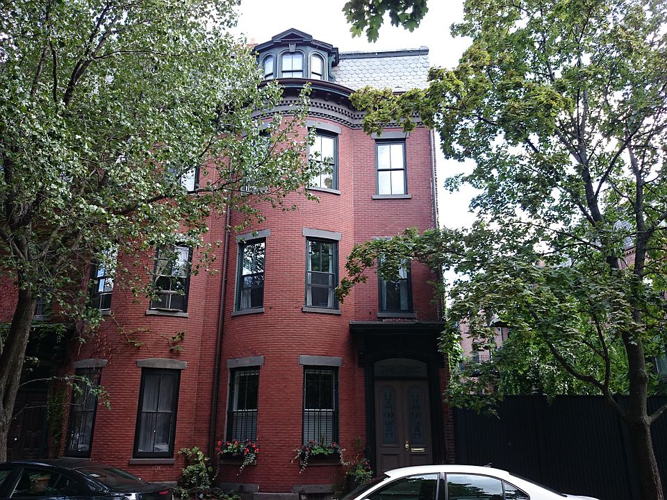 2nd image of 82 Montgomery St #2