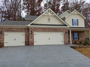 2 Heatherland Dr, Atlanta, GA 30331