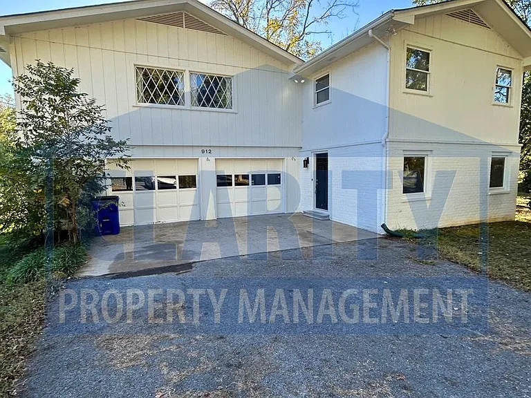 912 Fairmont Ave NW — Photo 3
