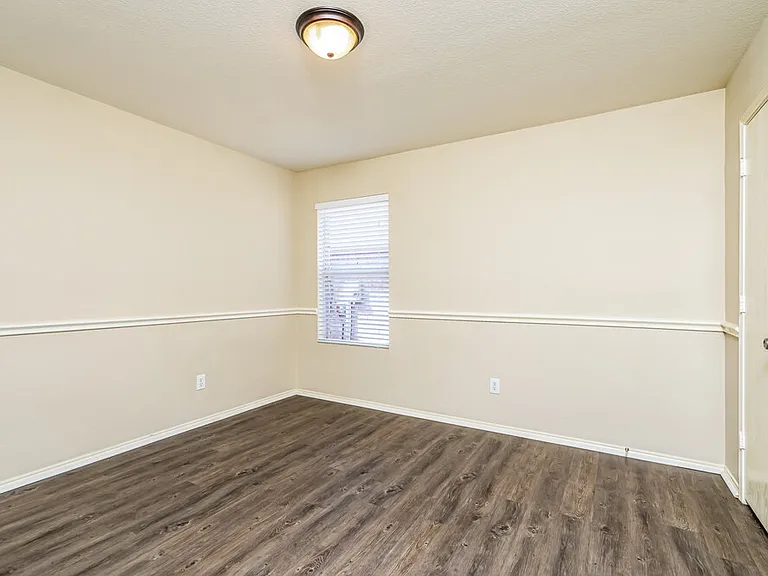 1118 Antoinette Dr — Photo 13