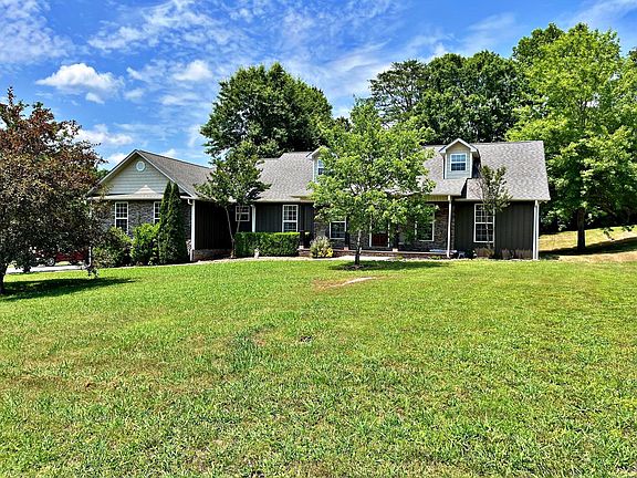 3rd image of 191 Robbies Ln