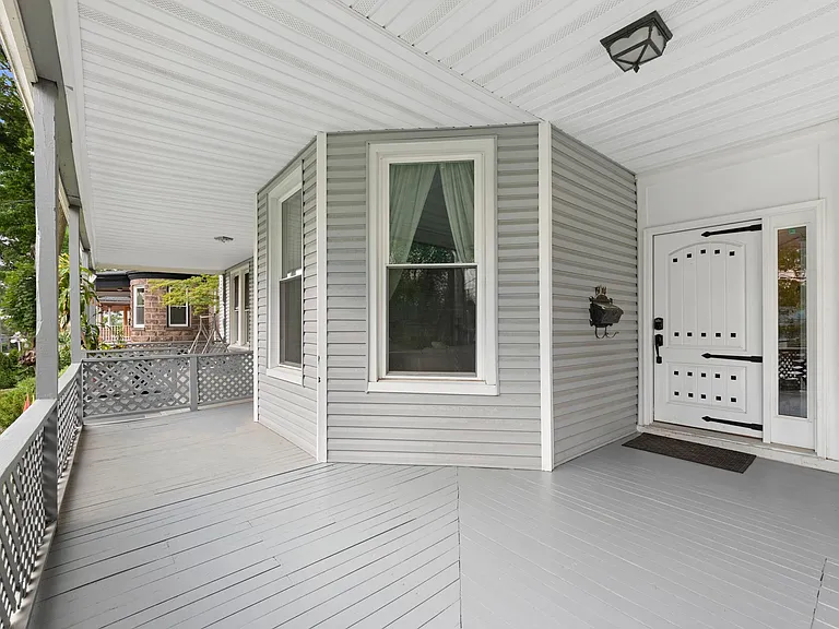 514 Warburton Ave — Photo 14