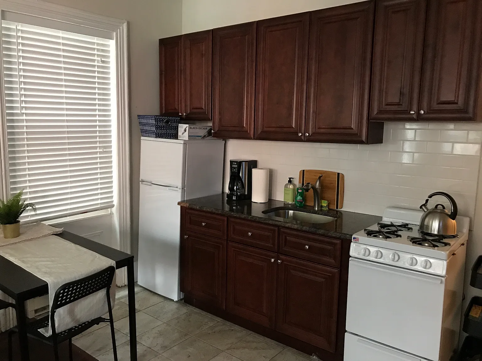 Studio, 500 sqft, $1,300 — Photo 3