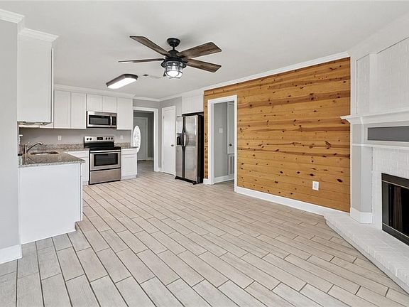 4th image of 5201 Willowtree Rd