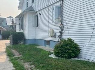 10928 216th St, Queens Village, NY 11429