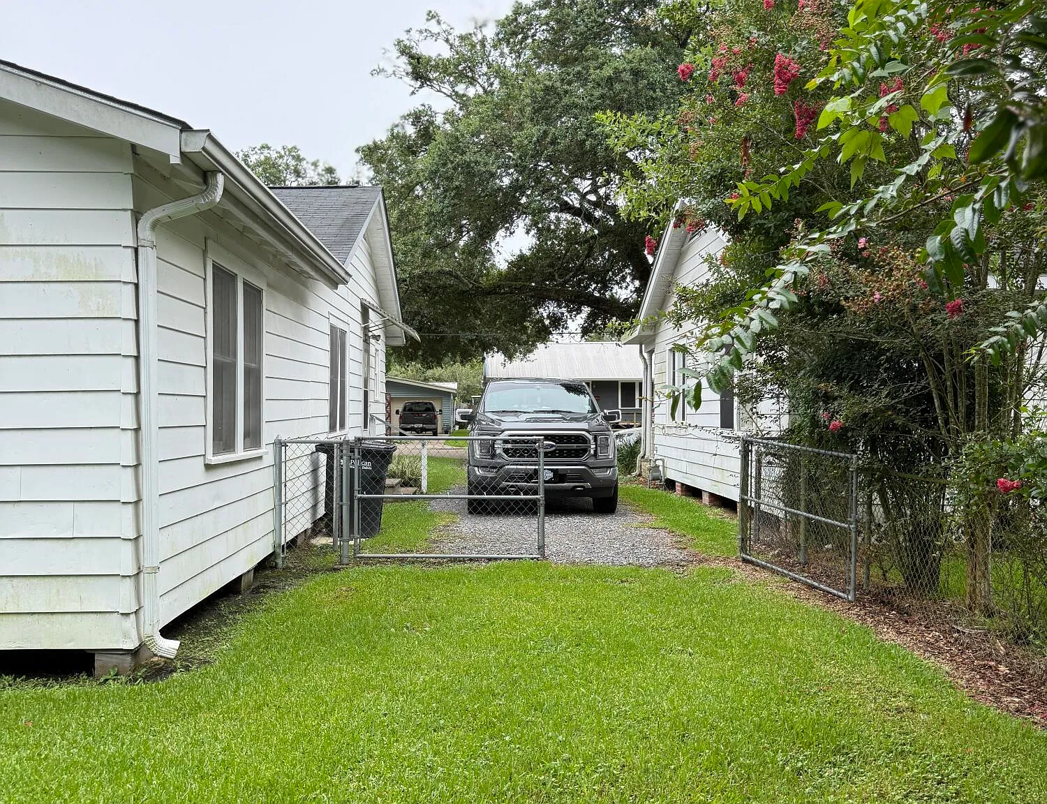 3 bed, 2.0 bath, 1475 sqft, $1,550 — Photo 2