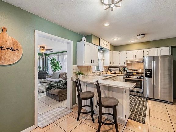 3rd image of 39048 Blue Jay Ave