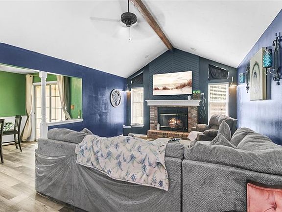 4th image of 2121 NW Hidden Pointe Ct