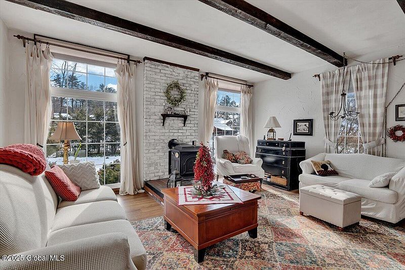 4th image of 106 Walnut Street