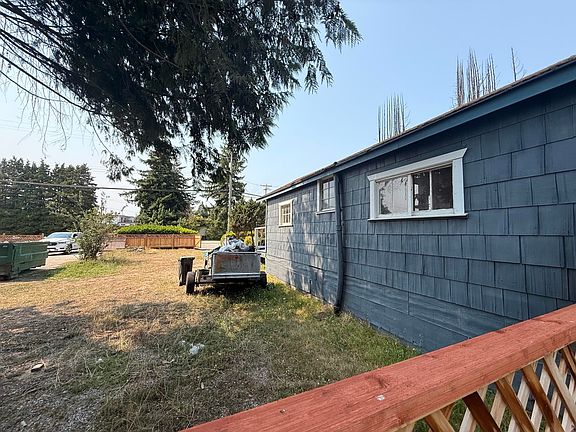 5th image of 5694 Wharf Ave