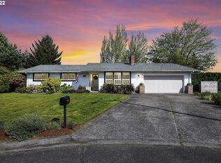 2304 E Alder Ln, Newberg, OR 97132