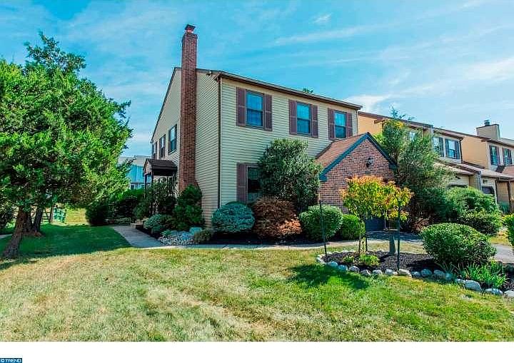 1st image of 218 Parkview Way