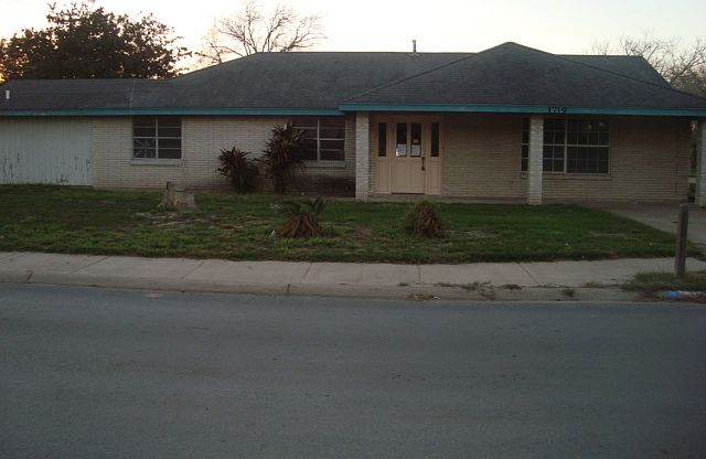 1st image of 1719 N 1st St