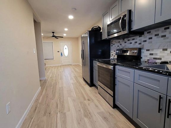 4th image of 401 Trichelle St #401