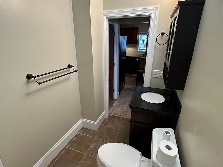 196 Clarence St #1 — Photo 15
