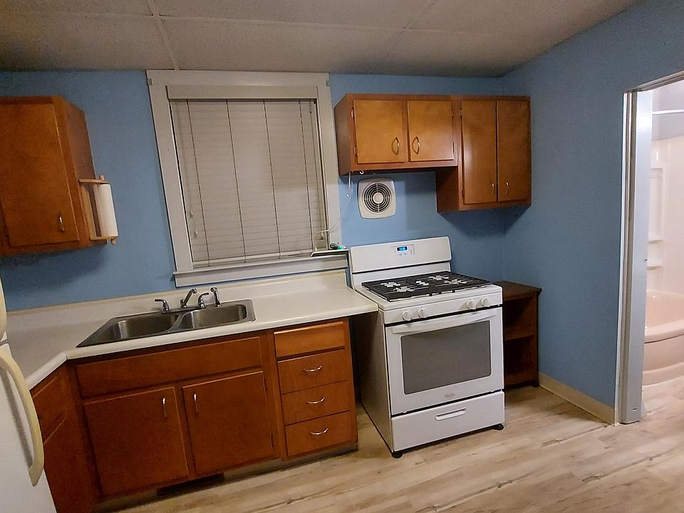 Eat in Kitchen - 10 x 9