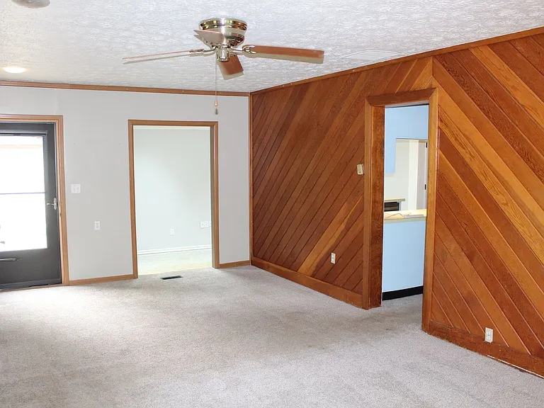 430 E Main St — Photo 6