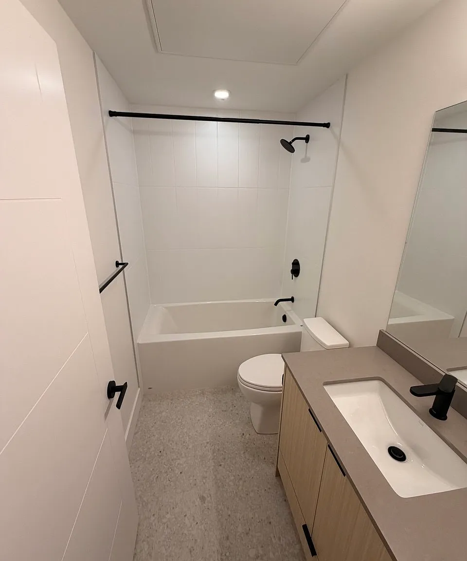 2 bed, 551 sqft, $1,900 — Photo 4