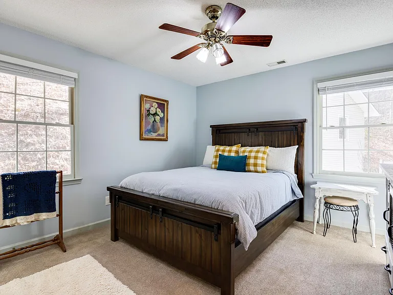 Guest bedroom